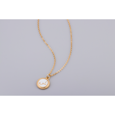 	Golden pendant with insertion of a pearly shell medallion decorated with the letter "Sin"س